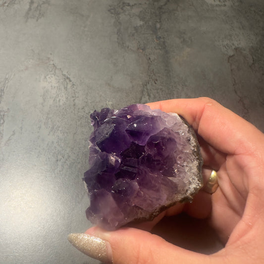 Amethyst Drüsen‑Handstück für Klarheit, Ruhe