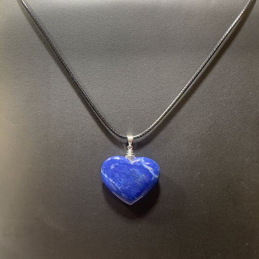 Lapis Lazuli Herzanhänger mit Kette für Klarheit Weisheit und innere Wahrheit