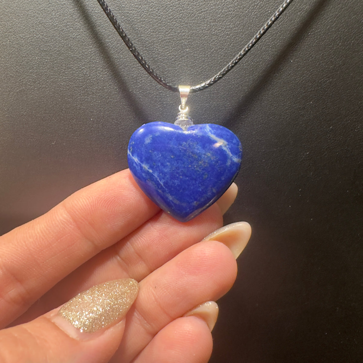 Lapis Lazuli Herzanhänger mit Kette für Klarheit Weisheit und innere Wahrheit