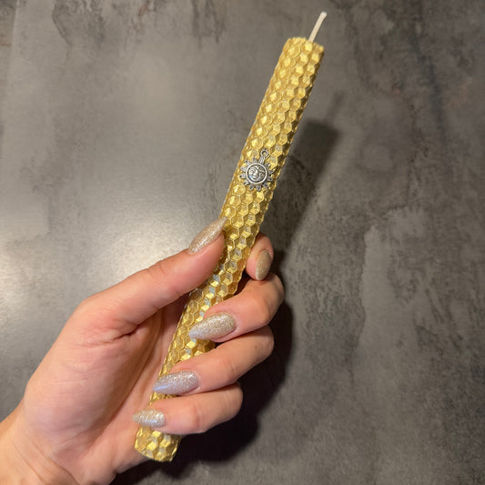 Litha Manifestationskerze Gold – Reines Bienenwachs, Sonnensymbol & Kräuterenergie