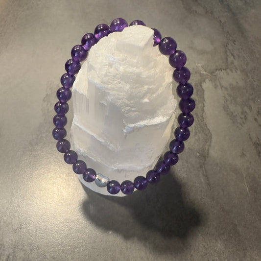 Amethyst 6 mm Kugelarmband für Ruhe Klarheit Schutz und spirituelle Ausrichtung