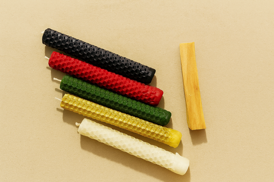 Ritualkerzenset (klein) „Elemente der Wandlung“ – 5 gesalbte Bienenwachskerzen + Palo Santo