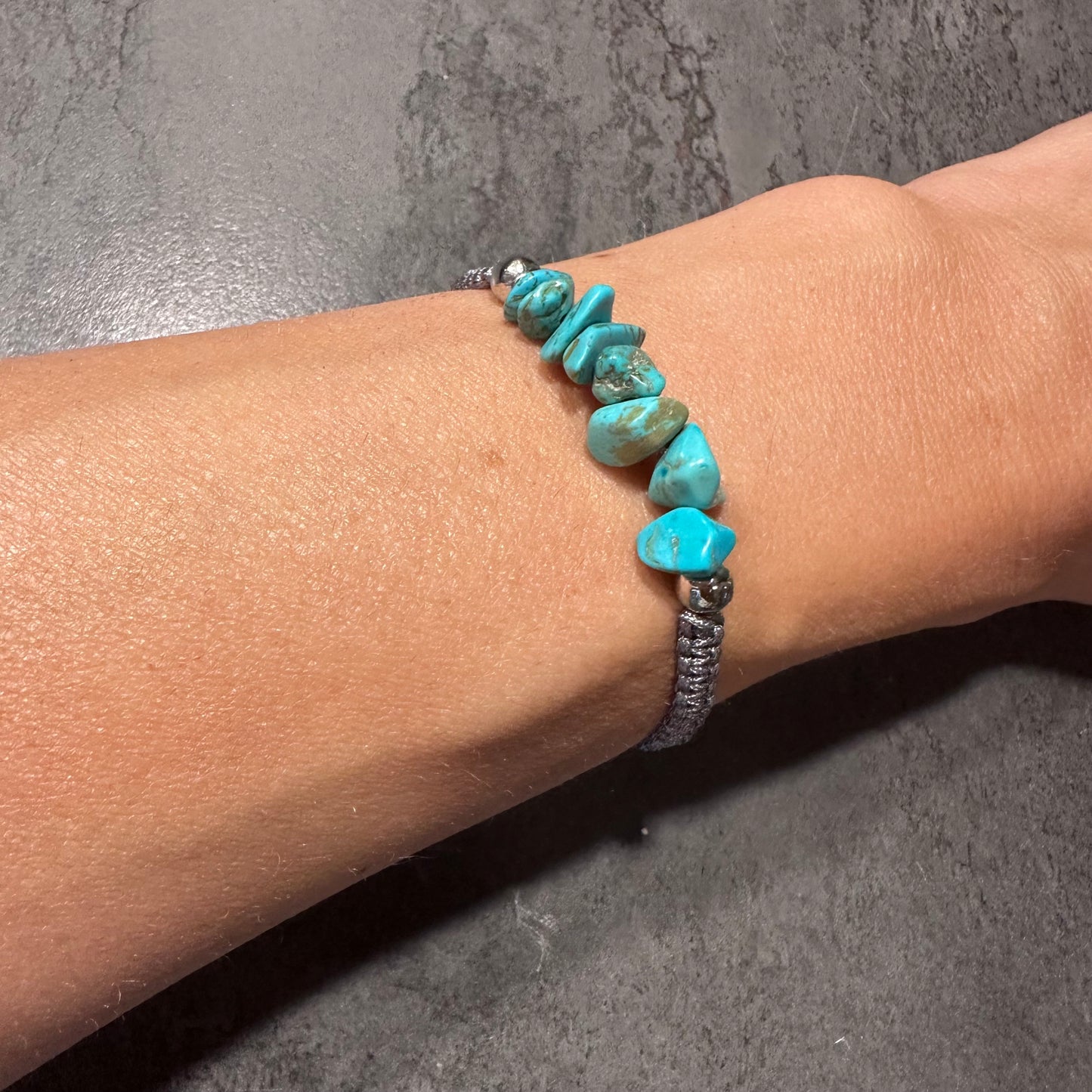 Handgeknüpftes Türkis Perlenarmband – Schutz innere Stärke und Harmonie
