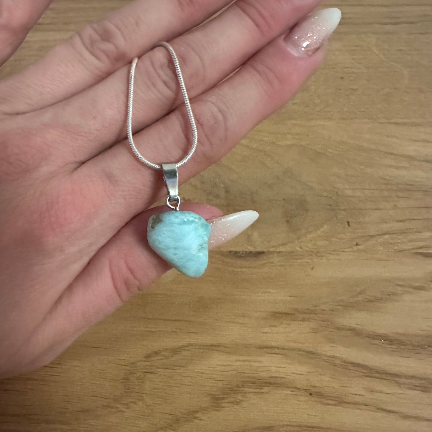 Larimar Anhänger – Seltener Heilstein für Ruhe, Klarheit & Halschakra