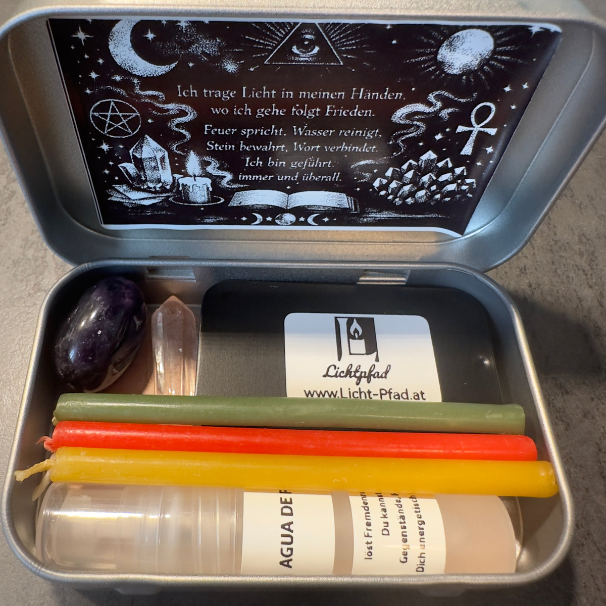 Reisealtar Set mit Bienenwachskerzen Kristallen Reinigungsspray und persönlichem Segensspruchh
